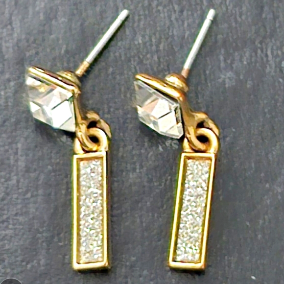 Jewelry - $2 Add-on, Elegant Gold Tone Earrings